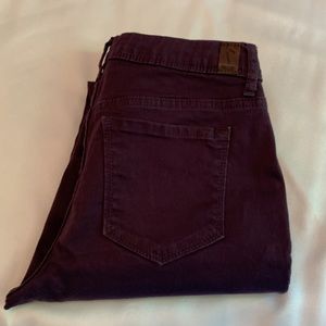 SIMPLY Vera Vera Wang, Skinny Jeans. Mid-Rise, size 4, plum in color